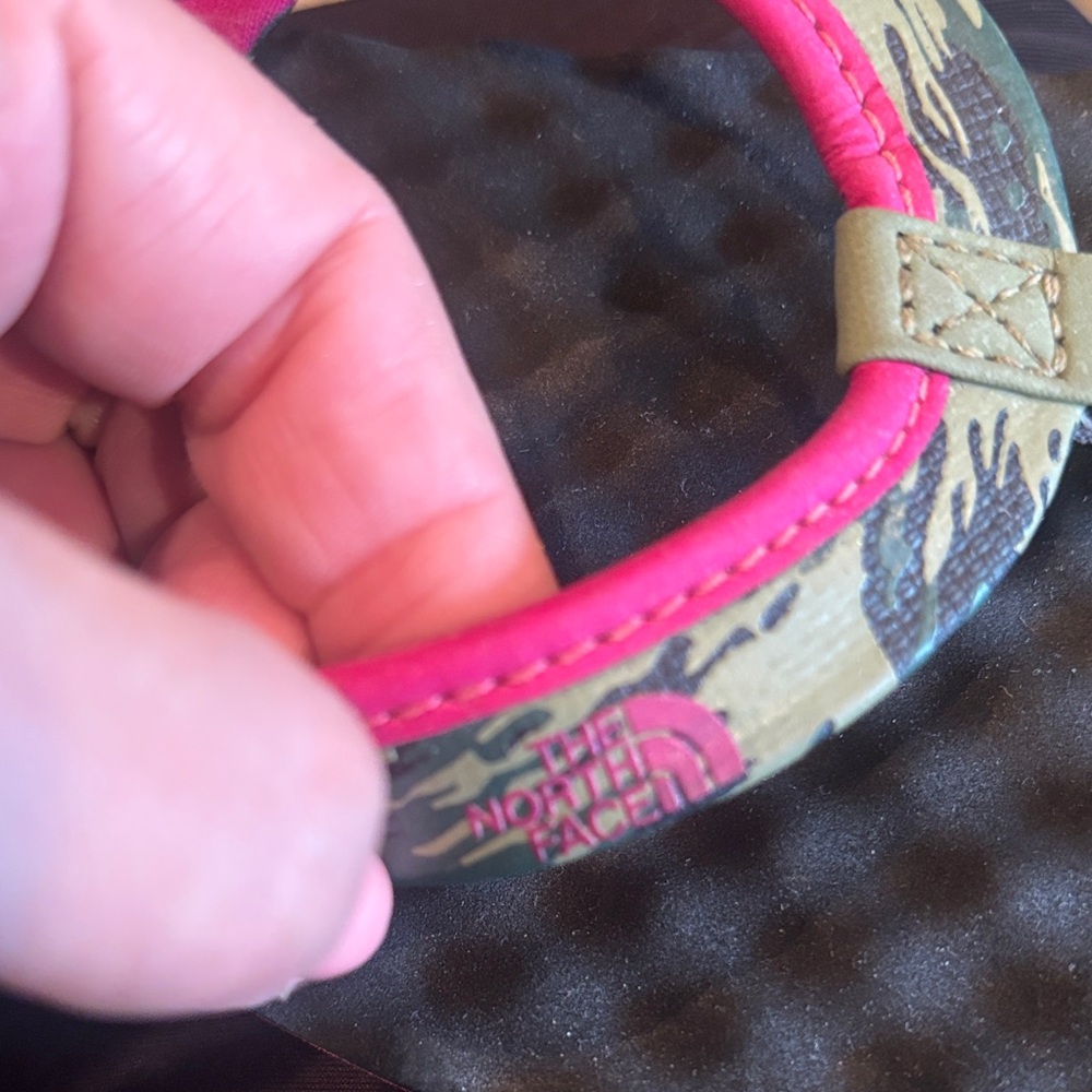 Assorted Flip Flops Collection - Picture 5 of 16